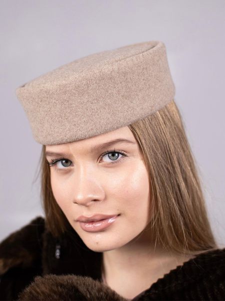 Капелюх таблетка кашемірова D.Hats бежевого кольору 2868640188 фото
