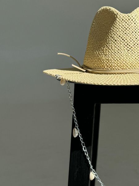 Шляпа Федора женская D.Hats из рафия с цепью серебро с ракушками светло бежевая 2302717648 фото