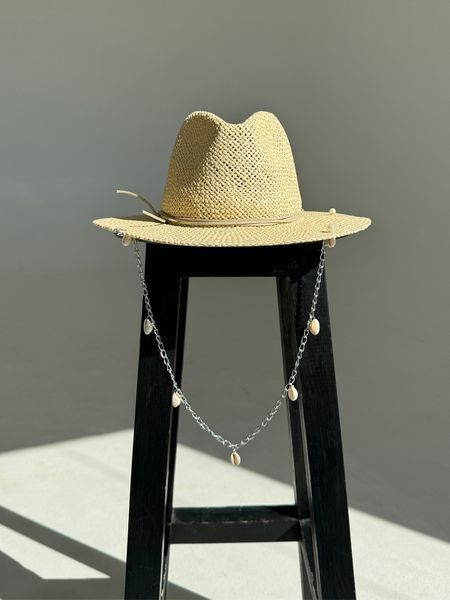Шляпа Федора женская D.Hats из рафия с цепью серебро с ракушками светло бежевая 2302717648 фото