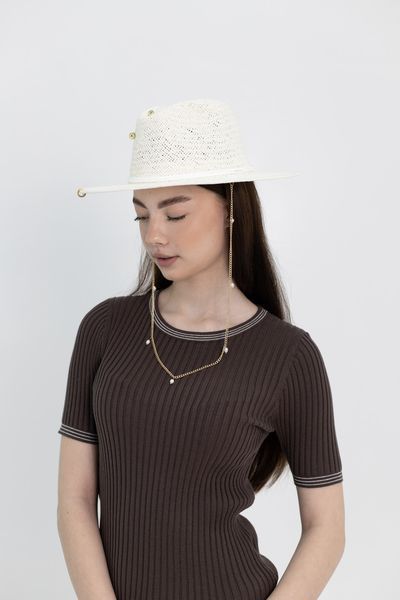 Шляпа Федора из рафия с золотистой цепью с жемчужинами D.Hats белая 3041459447 фото