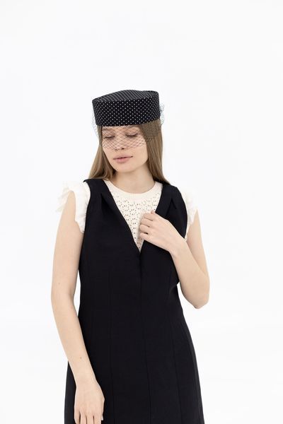 Капелюх таблетка з вуаллю котонова в дрібний горох D.Hats колір чорний 3041922233 фото