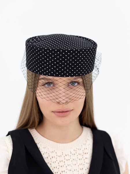 Капелюх таблетка з вуаллю котонова в дрібний горох D.Hats колір чорний 3041922233 фото
