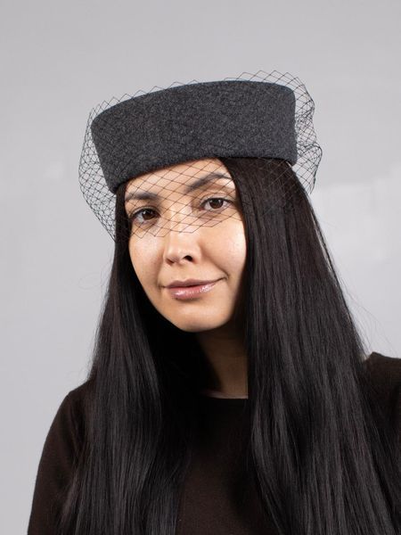Капелюх таблетка кашемірова з вуаллю D.Hats темно сірого кольору 2870515714 фото