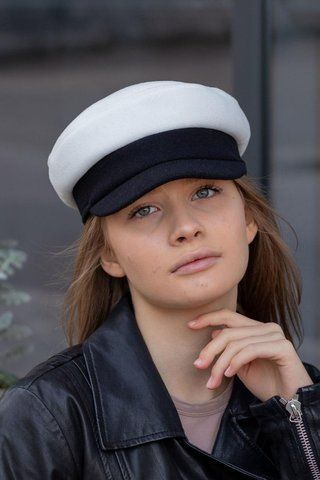 Кепі кашемірова двокольорова D.Hats чорно білого кольору 2391335097 фото