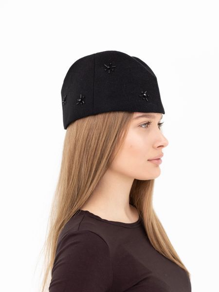 Пилотка из кашемира расшита стеклярусом D.Hats черного цвета. 2800830858bid фото