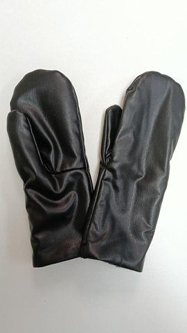 Теплые женские варежки из меха букле D.Hats черного цвета 3193523968 фото