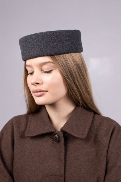 Шляпа таблетка кашемировая D.Hats тёмно серого цвета 2863052812 фото
