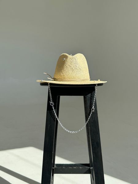 Капелюх Федора жіночий D.Hats з рафія з аксесуарами в сріблі з кільцями світло бежевий 2301301587 фото